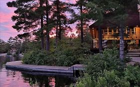 Westwind Inn on The Lake Buckhorn